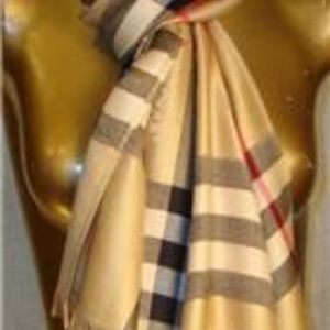 * SUPERIOR  *Authentic *BURBERRY LARGE SCARF **
